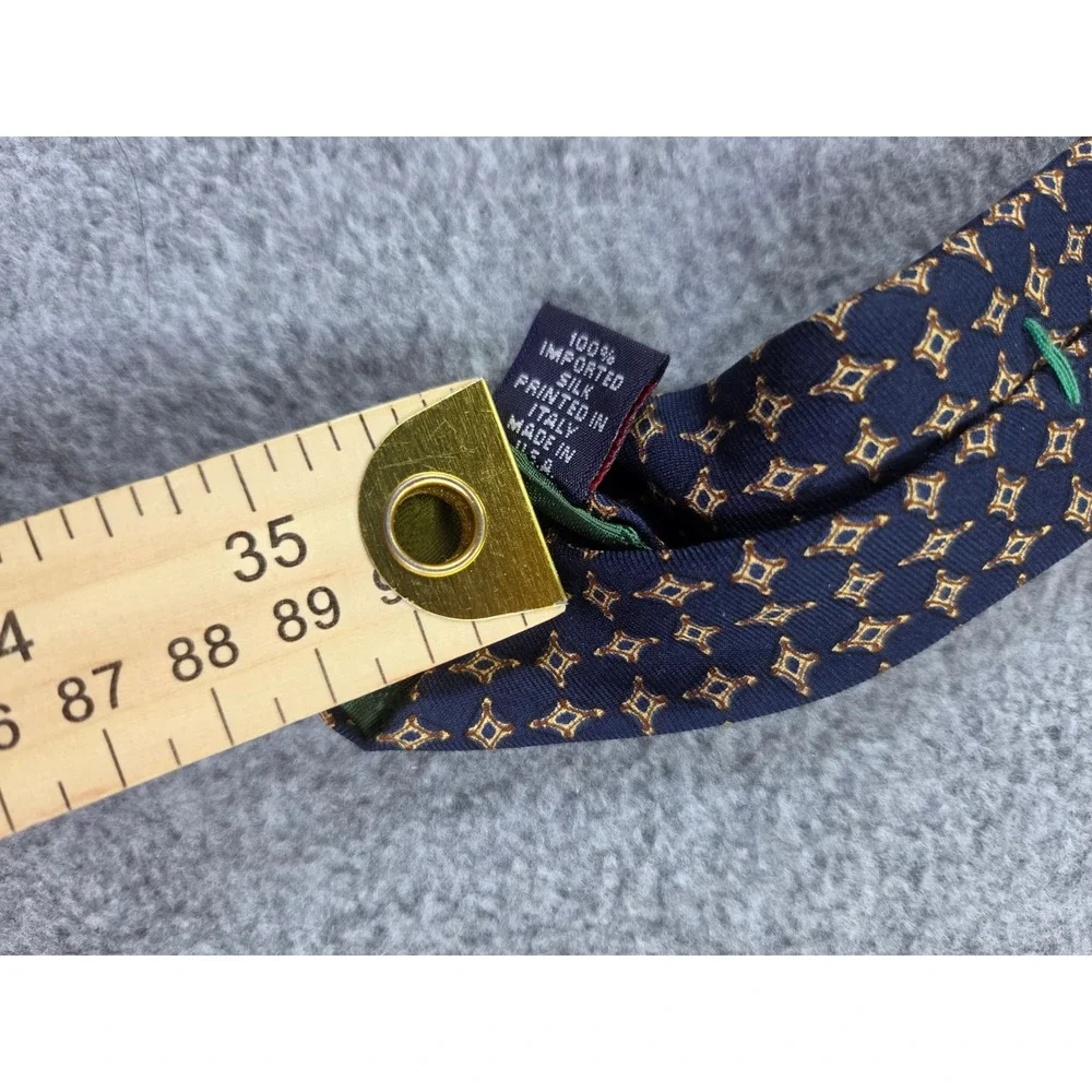 Tommy Hilfiger brand style